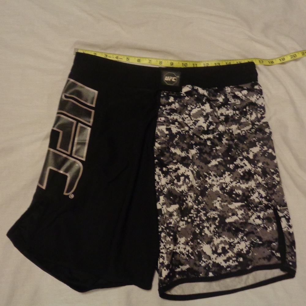 UFC Workout Short Size 30